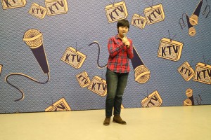 ͼһ ÎÒϵÑî˼Ïþͬѧ×÷ΪµÚһλѡÊÖÑݳª